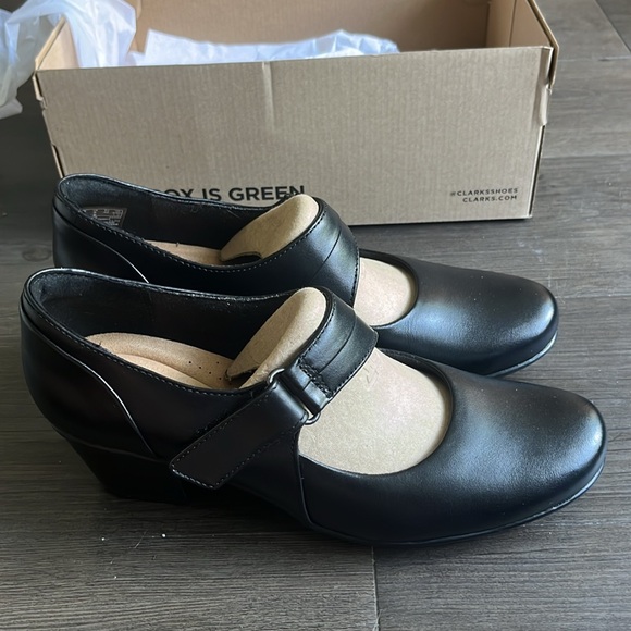 Clarks Emslie Lulin | Mary jane heal/pumps |Black Leather | us8M - Picture 1 of 7